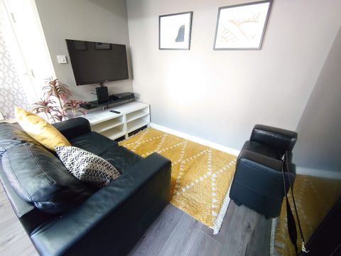 Double Rooms, Ingrow Rd, Kensington L6