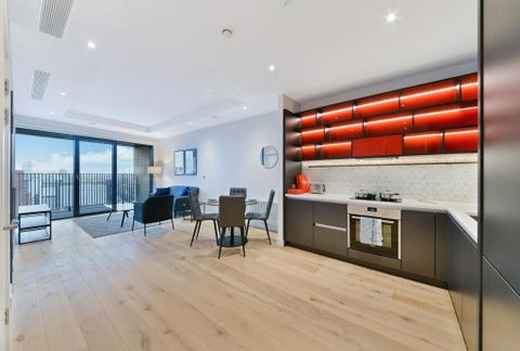 City Island Way, London E14