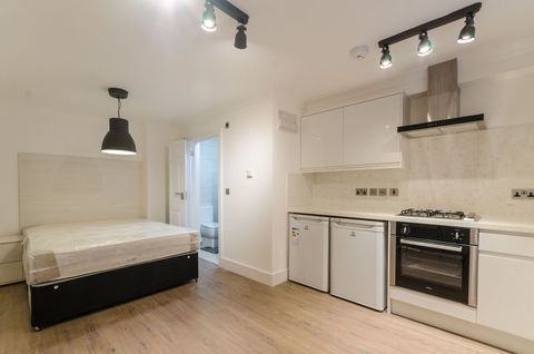 High Road N22, Wood Green, London, Studio to rent