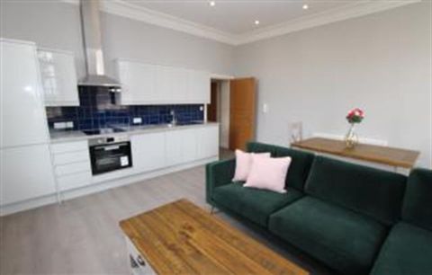 206 Derby Road, Nottingham NG7 - More
