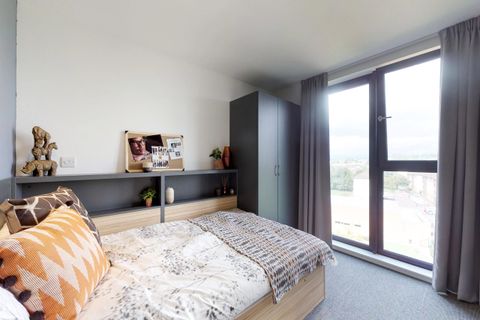 Apartment in Glasgow, Sighthill - View 2
