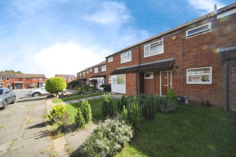 Peregrine Road, Luton LU4, 3 bed terraced house for sale, £300,000 - Zoopla