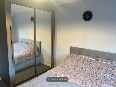 Wolverhampton, Wolverhampton WV6, Room to rent