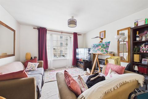 Apartment in Bristol, Clifton Village, Hotwells - More