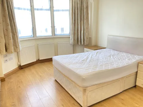 Very Near Cawdor Crescent Area, Hanwell Boston Manor Area W7, Hanwell Boston Manor Area W7