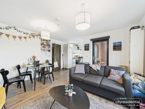 Apartment in Liverpool, Waterfront, Vauxhall - More