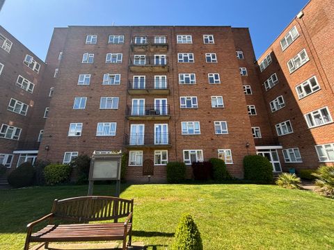 West Drive, Birmingham B5