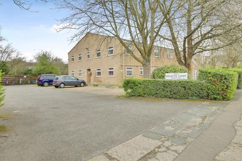 Regatta Close, Cambridge CB5