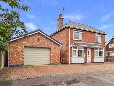 Doveridge Avenue, Carlton, Nottingham NG4