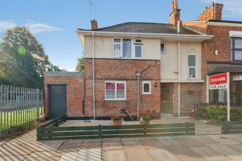 Knighton Fields Road West, Leicester LE2