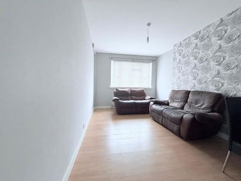 Victoria Road, Ruislip Manor, Ruislip HA4 – další