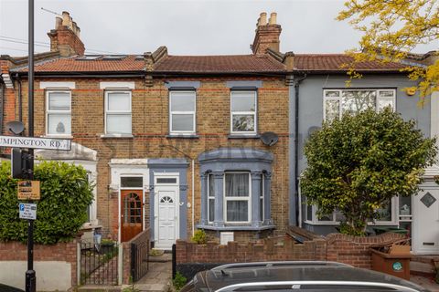 Trumpington Road, Forest Gate E7