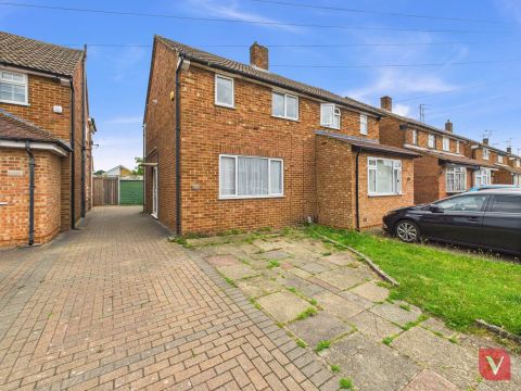 Chesford Road, Luton LU2, 2 bed semi-detached house for sale, £300,000