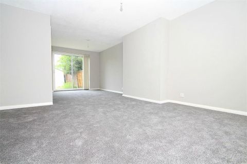 Mill Close, West Drayton, Middlesex UB7 – pohled 2