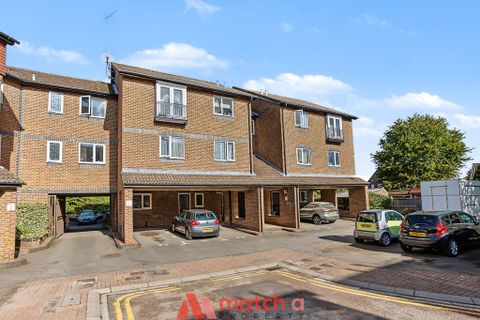 Abbeyfields Close, London NW10