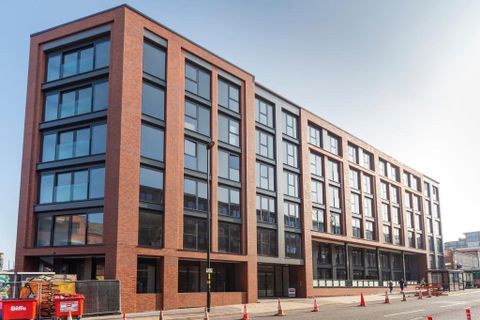 Apartment in Birmingham, Digbeth, West Midlands - View 2