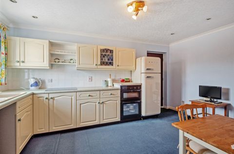 Springfield Drive, Nuthall, Nottingham, Nottinghamshire NG6 - More