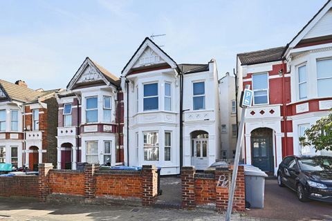 Sellons Avenue, London, 4 NW10
