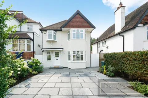 Cyprus Avenue, London N3, London N3