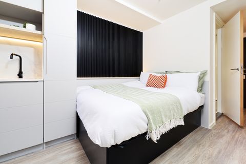Game Rent And Movie Rent Vending Machine Strawberry Place, Newcastle NE1, 1 bed flat to rent, £1,079 pcm - Zoopla