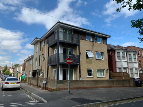 Millbrook Road East, Millbrook, Southampton, Hants SO15