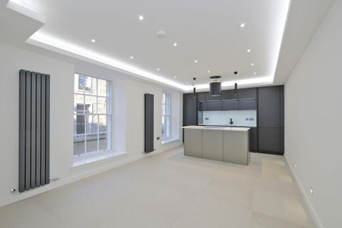 North Silver Street, Ground Floor. Aberdeen AB10