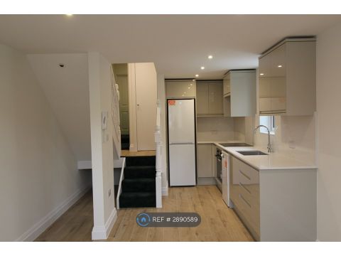 House, London N11