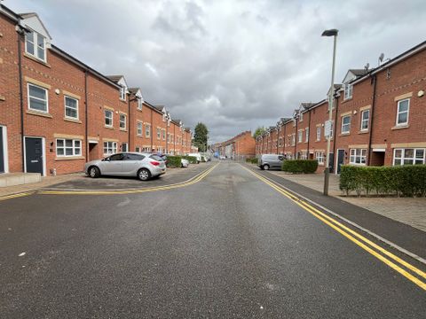 Blue Fox Close, West End, Leicester LE3