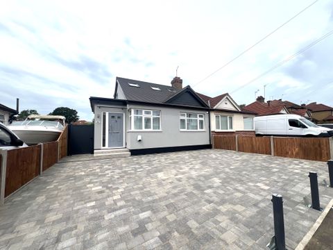 Alandale Drive, Pinner HA5