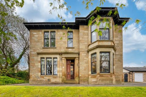 11 Maxwell Drive, Pollokshields, Glasgow G41