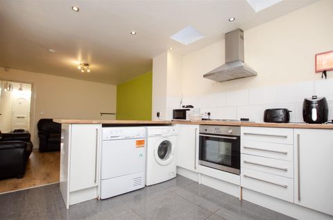 Heeley Road, Birmingham, West Midlands B29