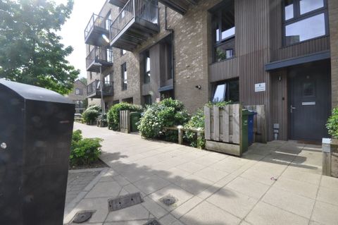 Fisher Close, London SE16