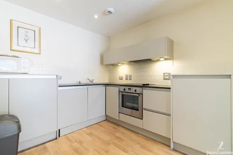 Apartment in Birmingham, West Midlands - View 5