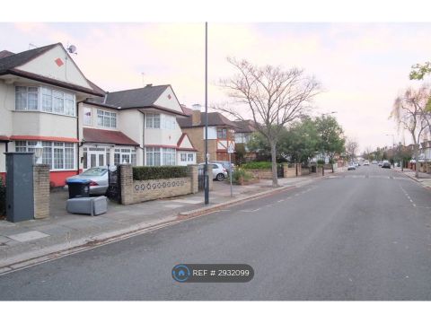 Mount Pleasant Road, London NW10 – pohled 2