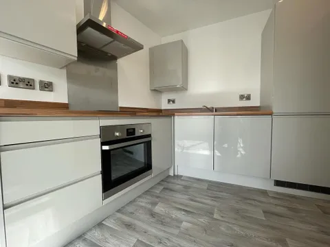 Apartment in Wolverhampton, Old Heath, West Midlands - View 5