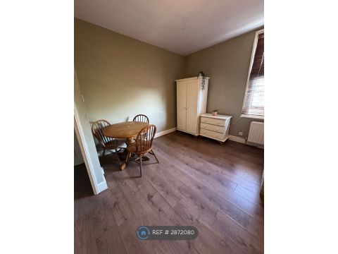 Malwood Road, London SW12, Room to rent