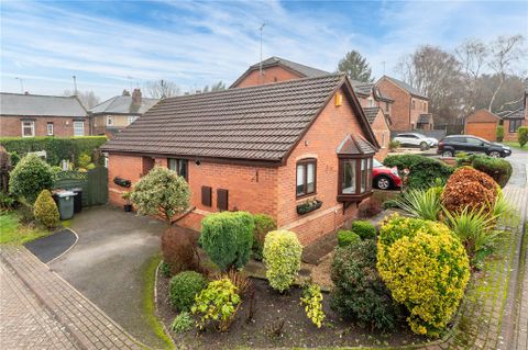 Earlsmere Drive, Morley, Leeds, West Yorkshire LS27