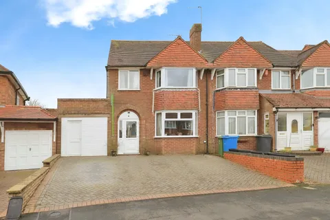 Madeira Avenue, Codsall, Wolverhampton, Staffordshire WV8, Staffordshire WV8