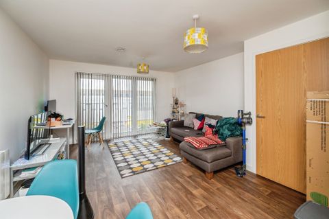 Lexington Gardens, Birmingham B15 - More