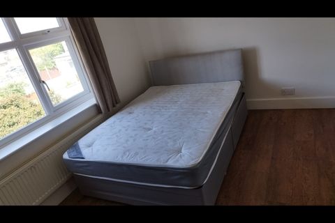Lancaster Drive, Hornchurch RM12, Room to rent