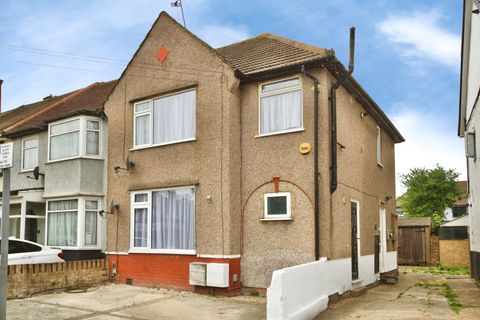 Crosby Road, Dagenham, Essex RM10