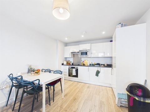 5 Neptune Place, Liverpool L8, Property to rent