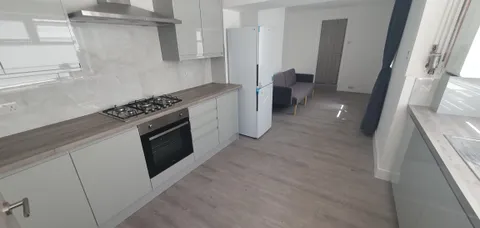 Apartment in Cardiff, Adamsdown - View 5