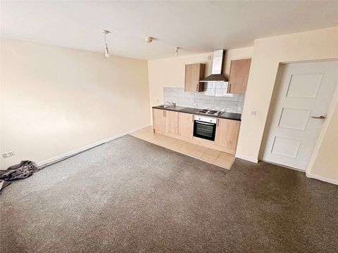 Apartment in Wolverhampton, Low Hill - More