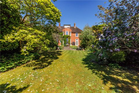 Albert Drive, London SW19