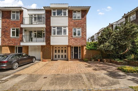 Woodville Drive, Portsmouth PO1