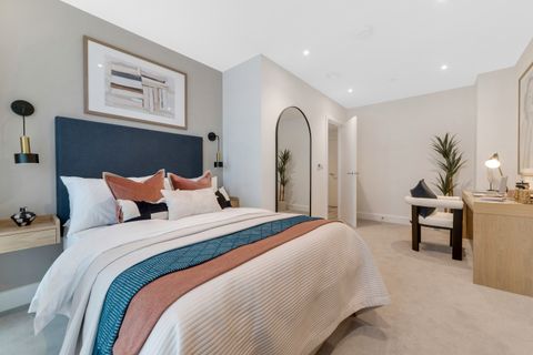 Pier Road, London E16, New home