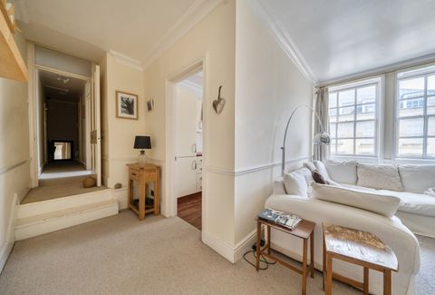 Apartment in Bath, Kingsmead - View 2