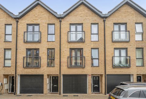Daffodil Close, Mitcham Junction, Mitcham CR4