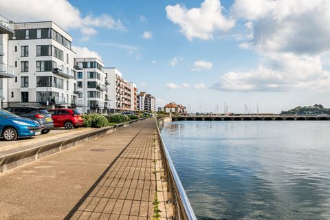 Aqua House, Kingdom Street PL1